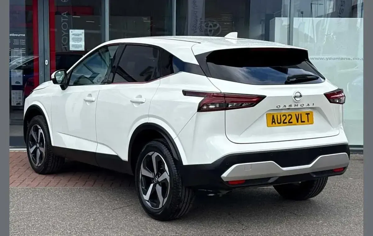 Used Nissan Qashqai N-Connecta 155 HP (114 kW) 2022 White SUV
