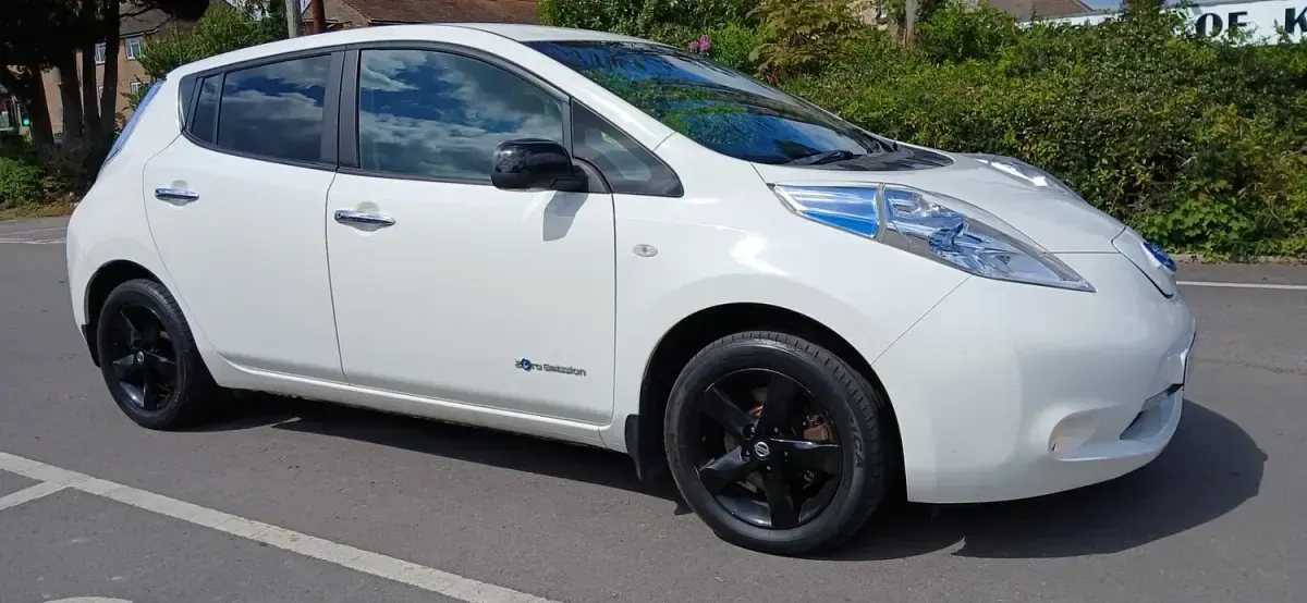Used Nissan Leaf Black Edition 80 kW (109 HP) 2017 White Hatchback