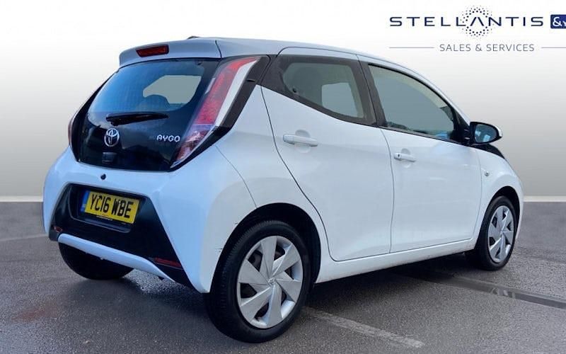 Used Toyota Aygo X-play 69 HP (50 kW) 2018 Hatchback