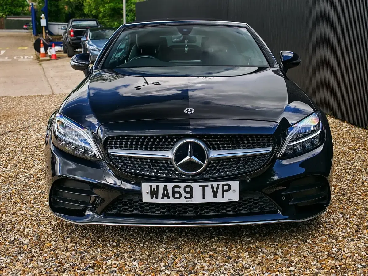 Usado Mercedes C200 AMG line 198 HP (145 kW) 2019 Preto Cabrios