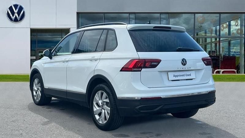 Used VW Tiguan Life 150 HP (110 kW) 2022 Pure white SUV