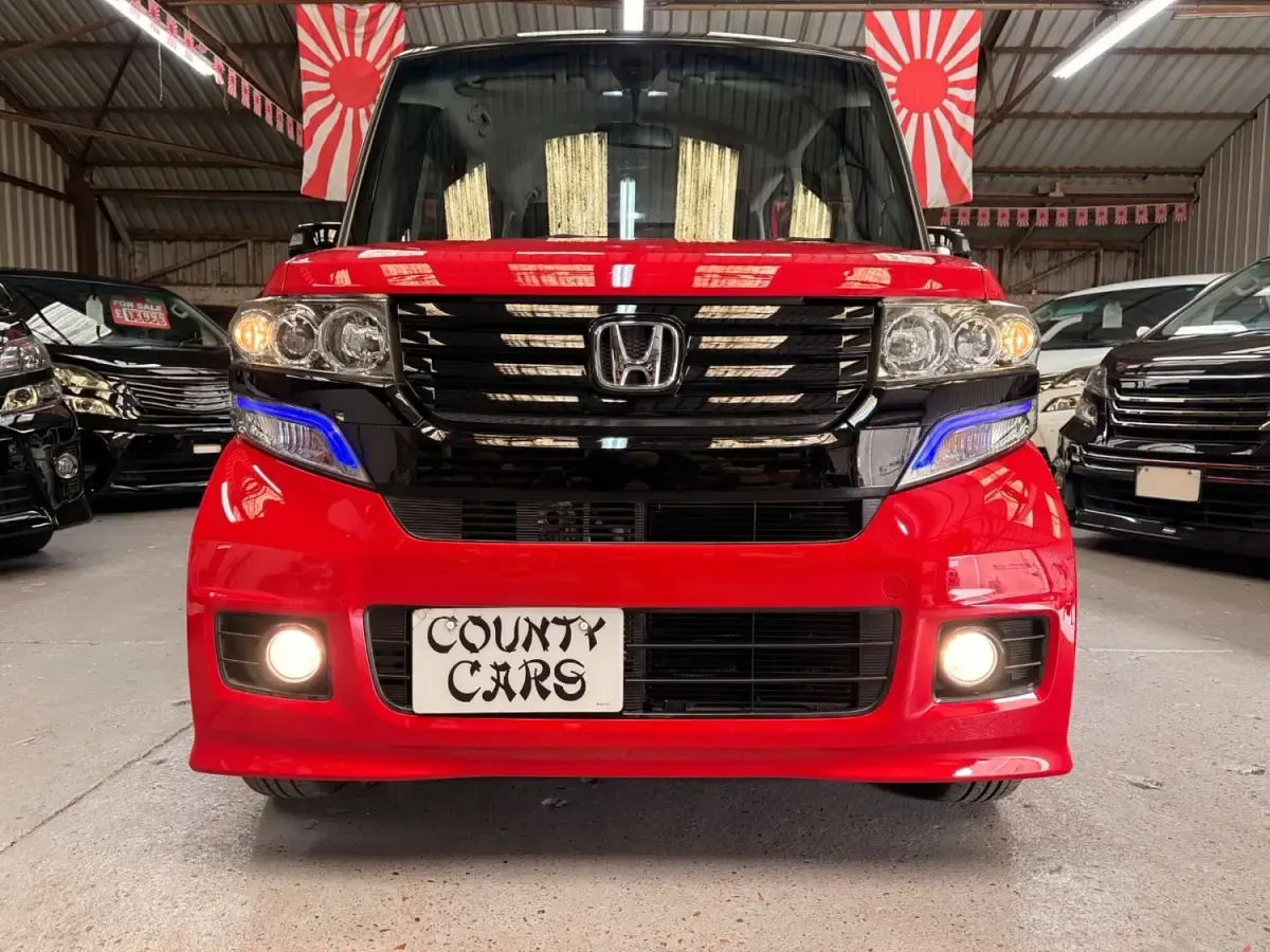 Używany Honda N Box 2013 Czerwony Minivan