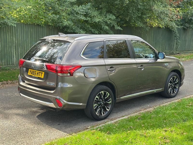 Used Mitsubishi Outlander P-HEV Plus 2015 Brown Estate