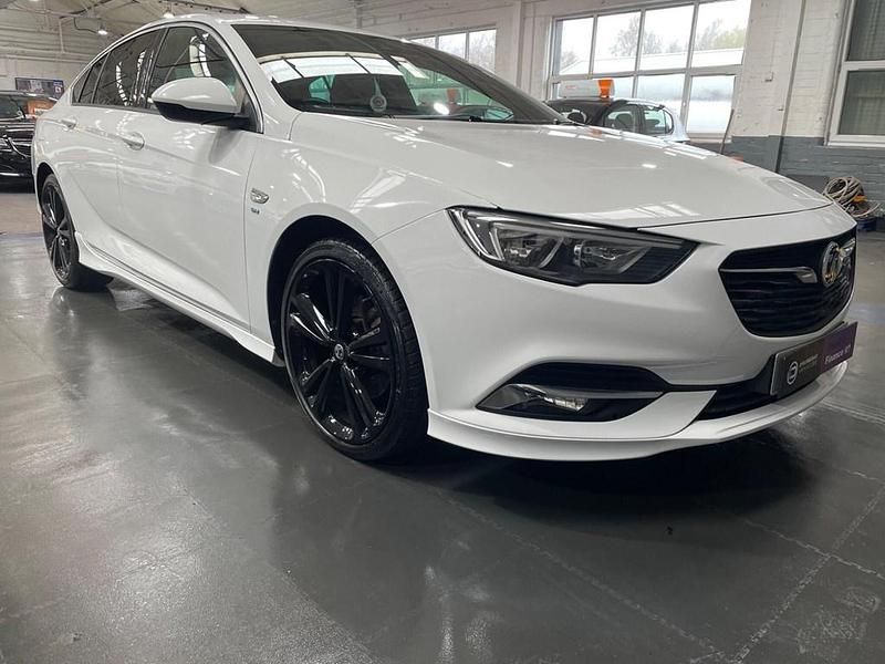 Used Vauxhall Insignia Sport 170 HP (125 kW) 2018 White Hatchback