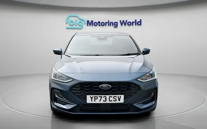 Used Ford Focus ST-Line 125 HP (91 kW) 2023 Blue Hatchback