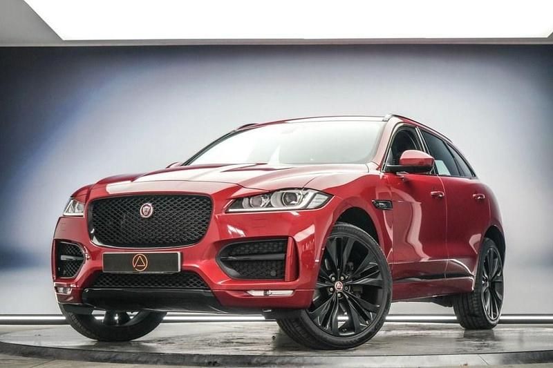 Used Jaguar F-Pace R-Sport 300 HP (220 kW) 2018 Red SUV