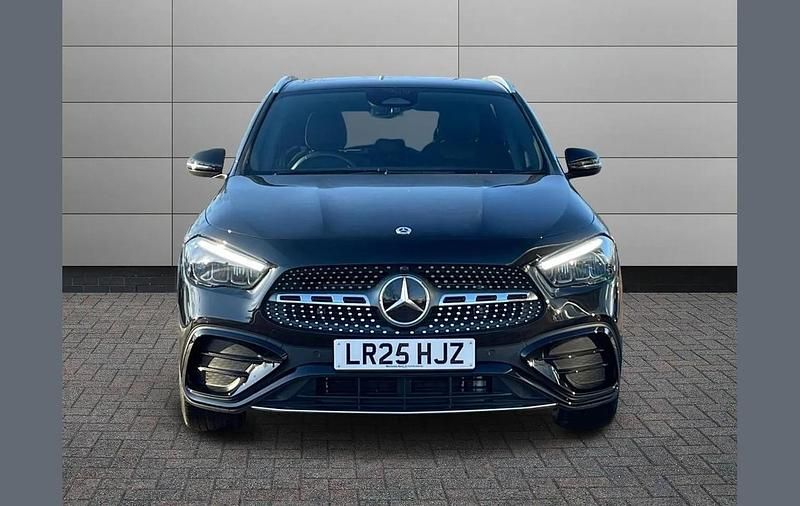 Used Mercedes GLA200 Executive 161 HP (118 kW) 2025 Black SUV