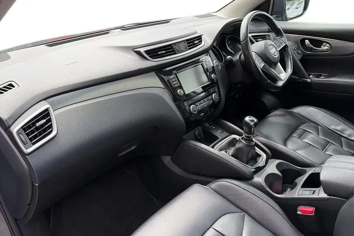 Used Nissan Qashqai N-Motion 140 HP (102 kW) 2021 Grey SUV