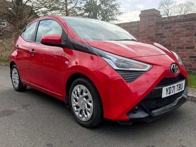 Used Toyota Aygo X-play 71 HP (52 kW) 2021 Hatchback