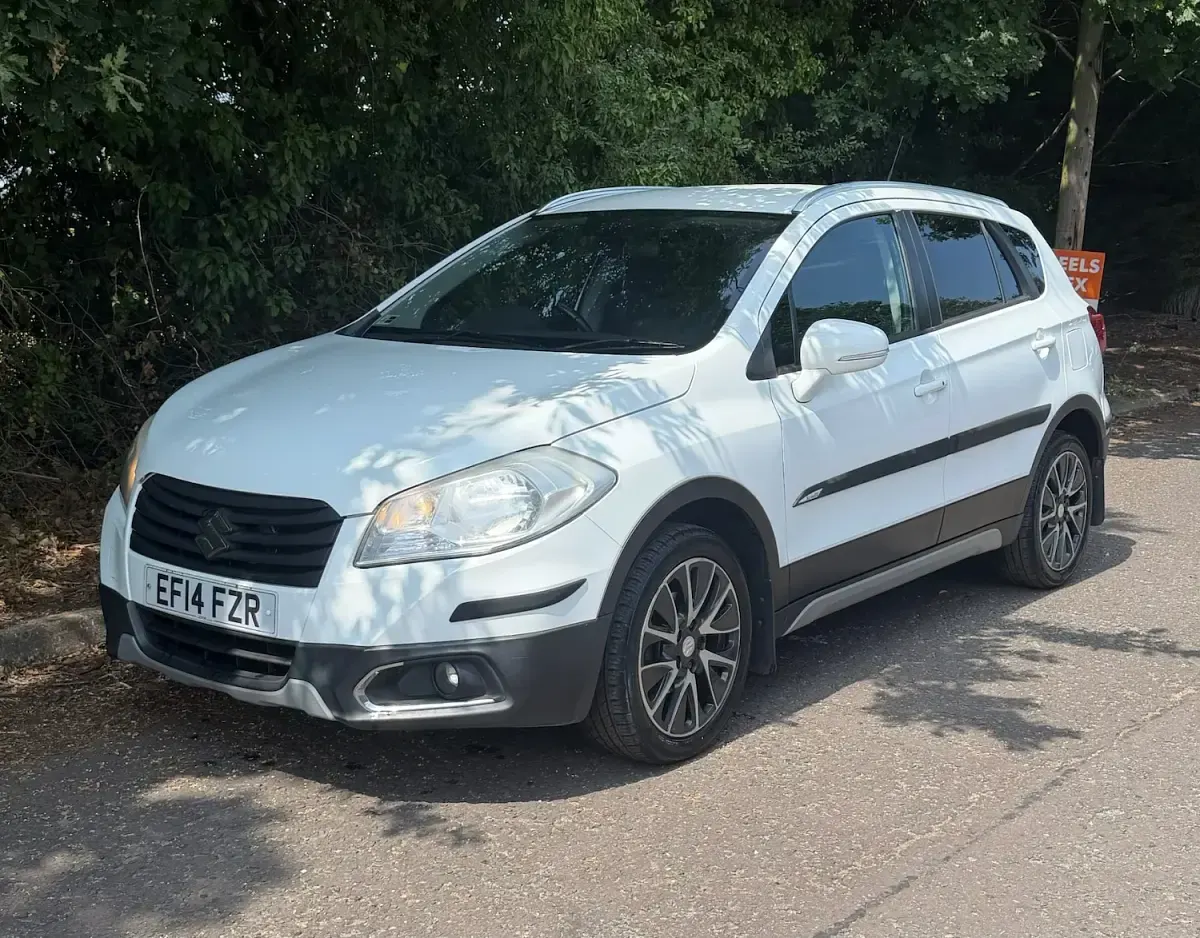 Used Suzuki SX4 S-Cross SZ-T 120 HP (88 kW) 2014 White Hatchback