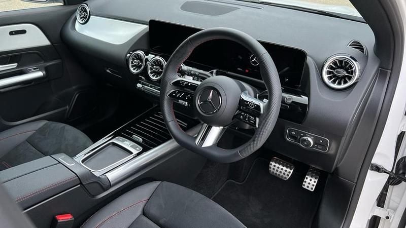 Usado Mercedes GLA200 Executive 163 HP (119 kW) 2025 Branco SUV