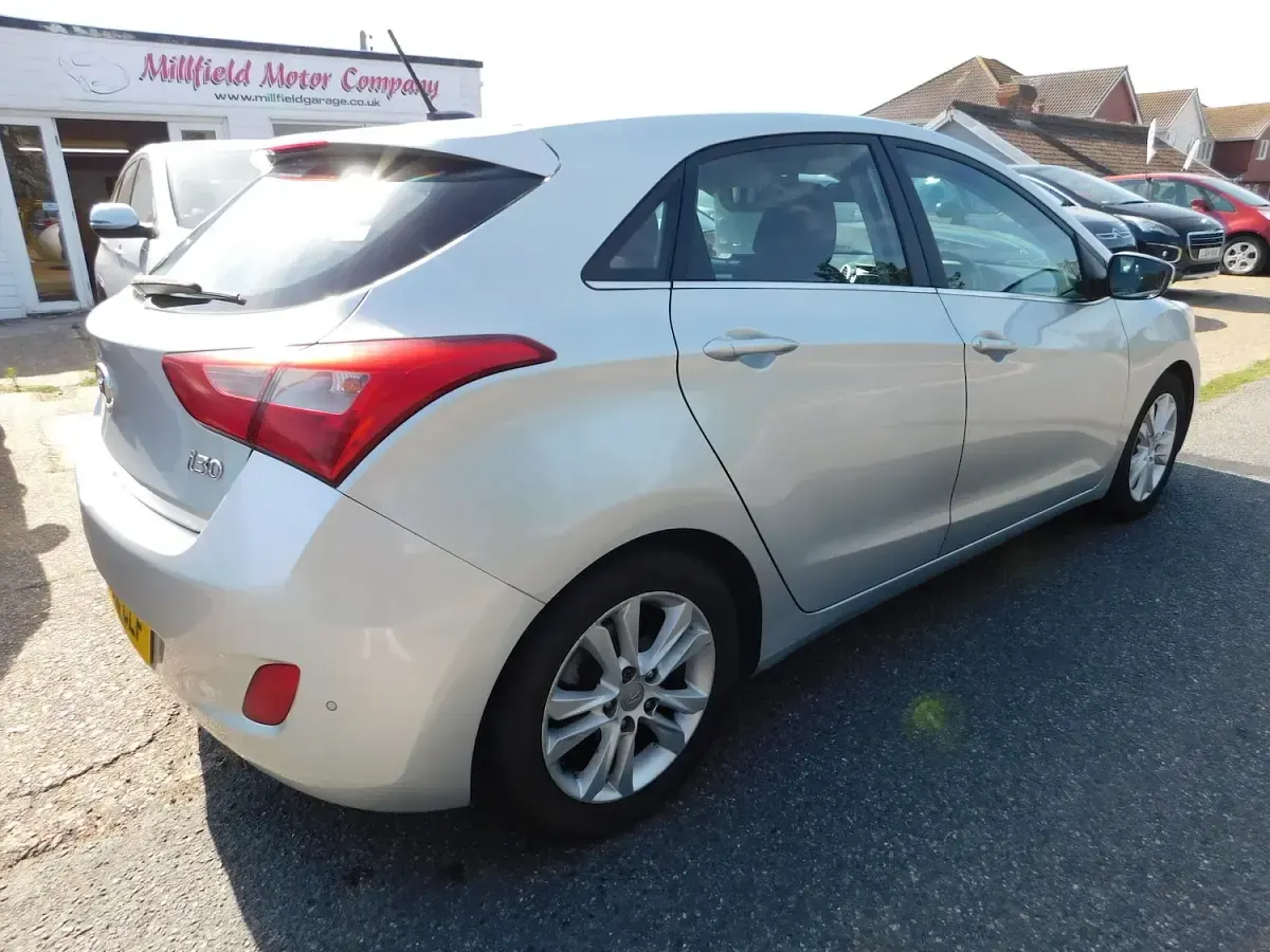 Used Hyundai i30 Style 128 HP (94 kW) 2012 Silver Hatchback