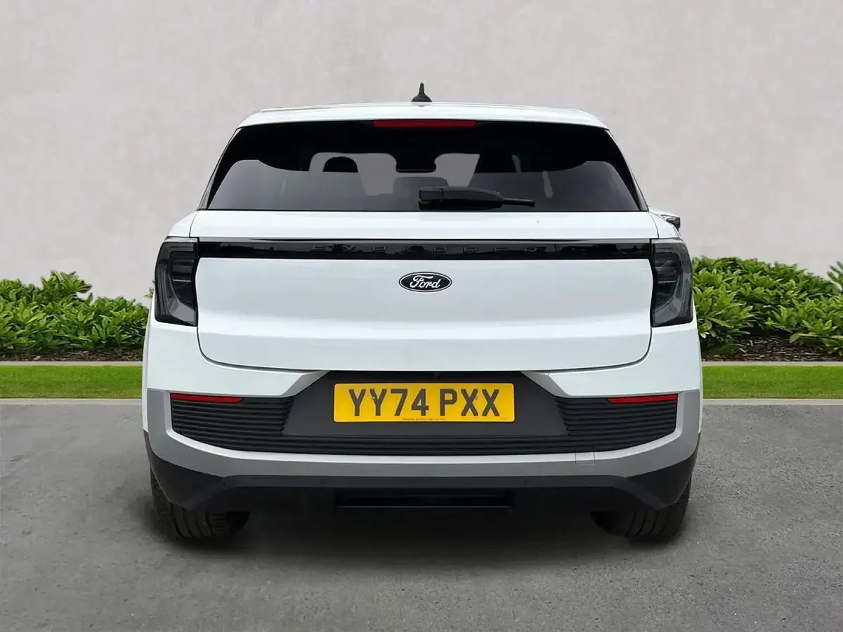 Used Ford Explorer Select 210 kW (286 HP) 2024 White SUV