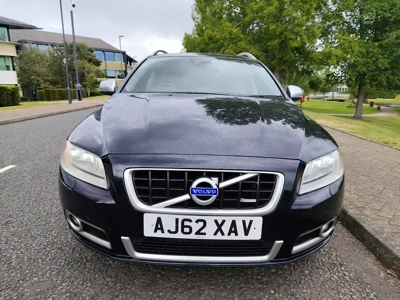 Second-hand Volvo V70 R-Design 136 CP (100 kW) 2013 Negru Break
