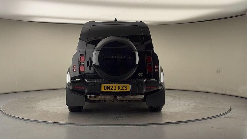 Used Land Rover Defender HSE Dynamic 300 HP (220 kW) 2023 Santorini black SUV