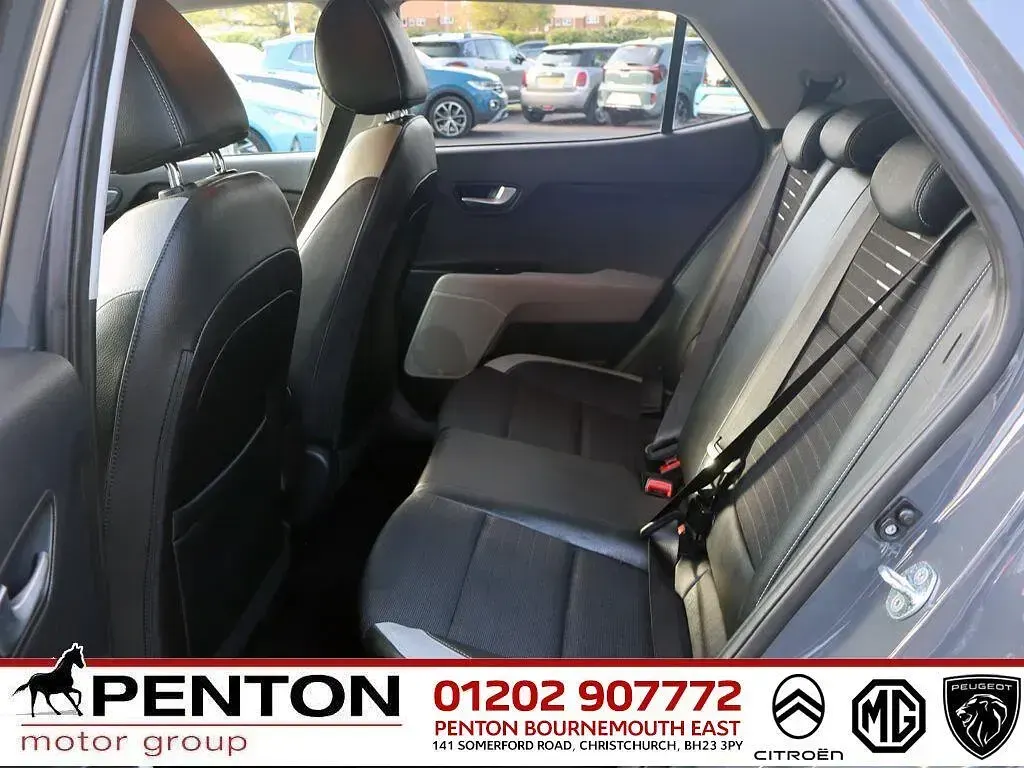 Used Kia Stonic 118 HP (86 kW) 2022 Grey SUV