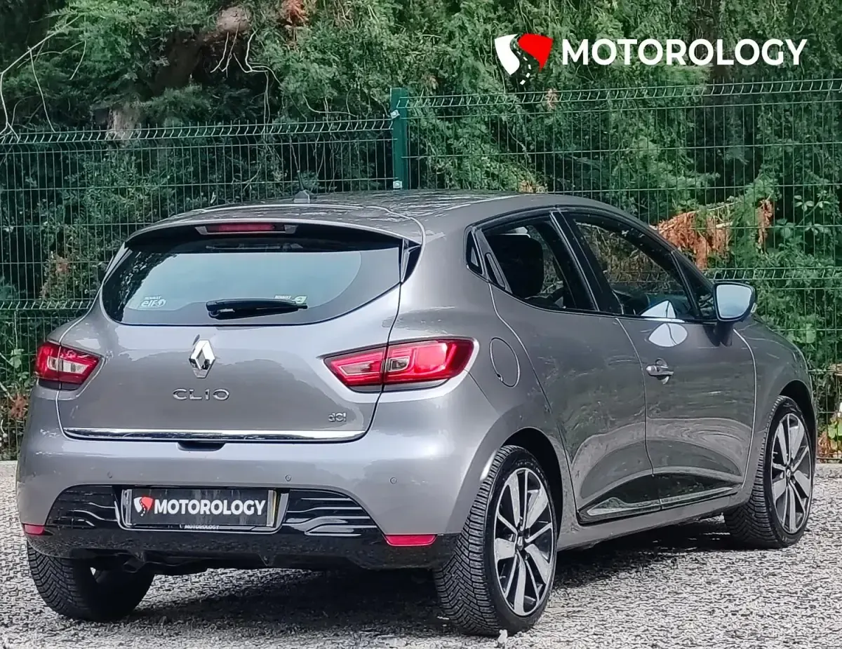 Used Renault Clio Dynamique 90 HP (66 kW) 2015 Grey Hatchback