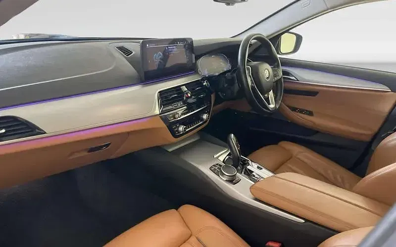 Used BMW 530e Comfort Edition 292 HP (214 kW) 2021 Black Estate