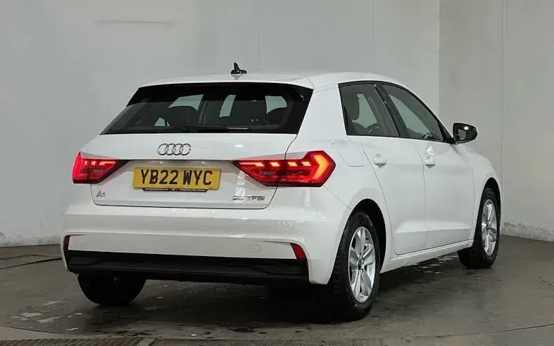 Used Audi A1 Sportback Design 95 HP (69 kW) 2022 White Hatchback
