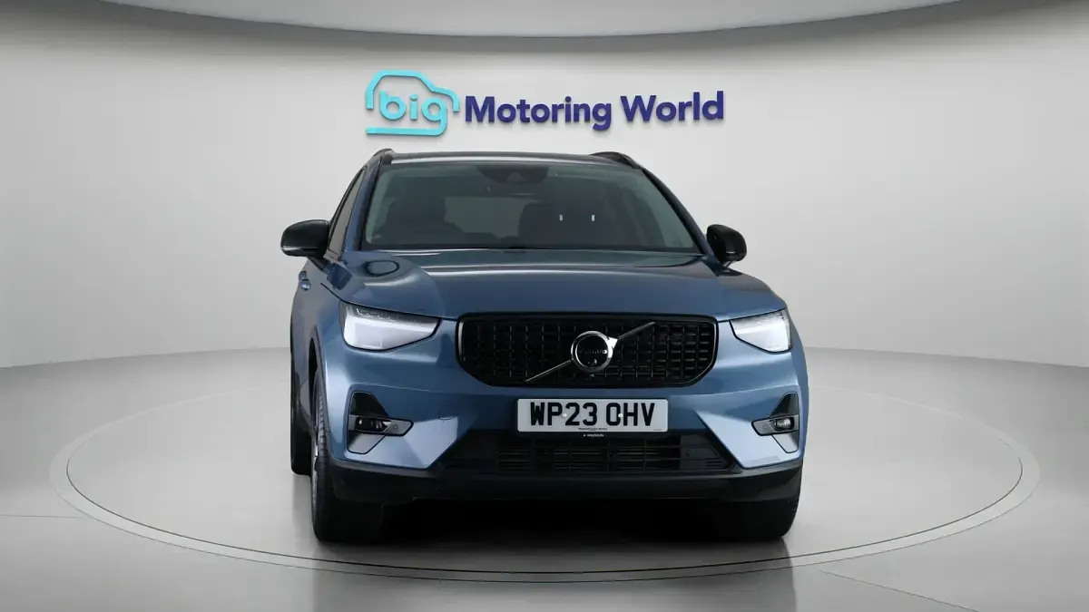 Used Volvo XC40 Plus 211 HP (155 kW) 2023 Blue SUV