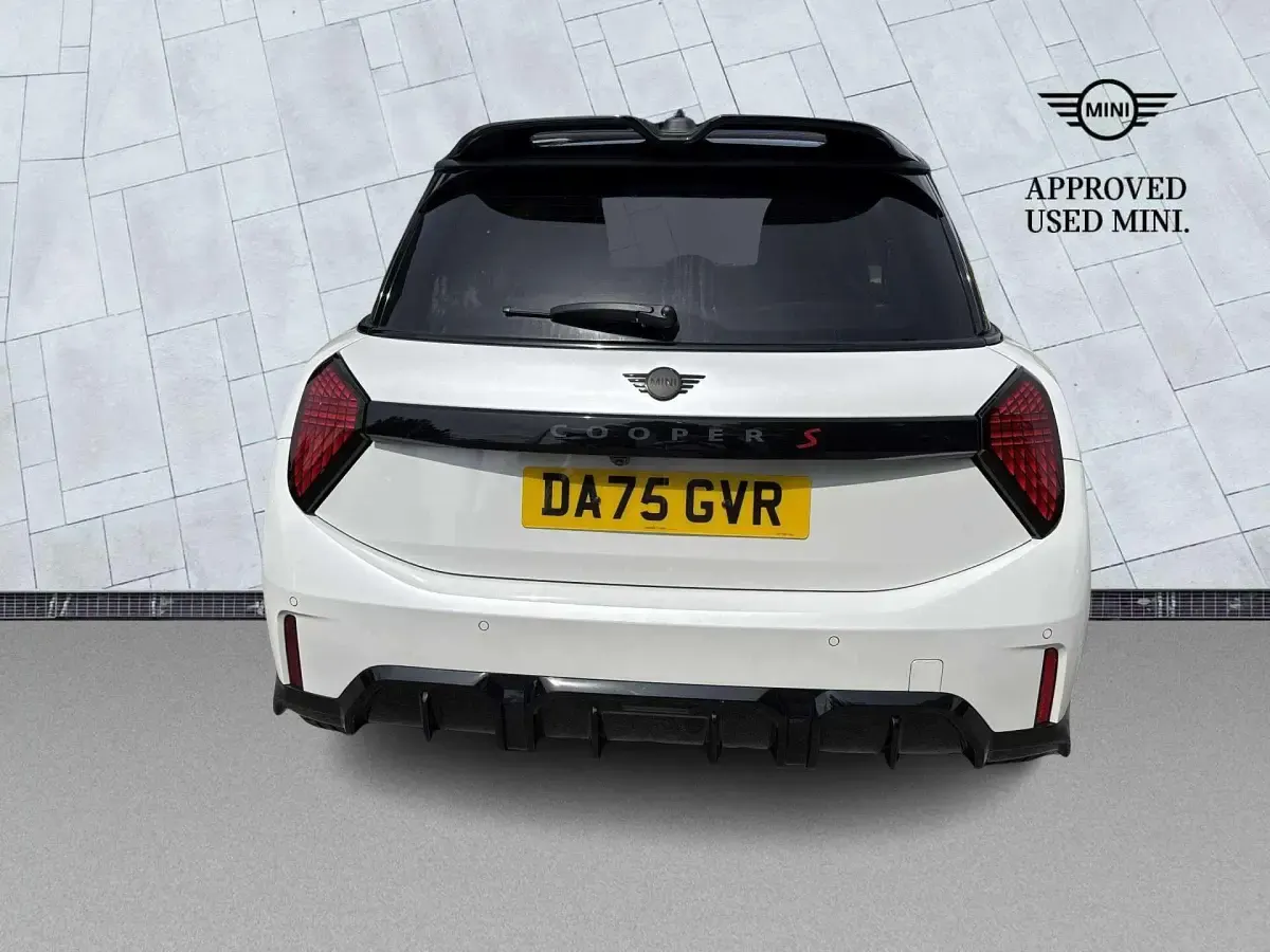 Used Mini Cooper S Hatch 201 HP (147 kW) 2025 White Hatchback