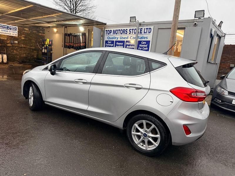 Used Ford Fiesta Zetec 85 HP (62 kW) 2018 Silver Hatchback
