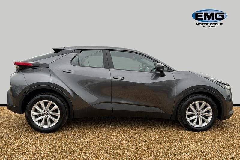 Used Toyota C-HR 140 HP (102 kW) 2024 Grey SUV