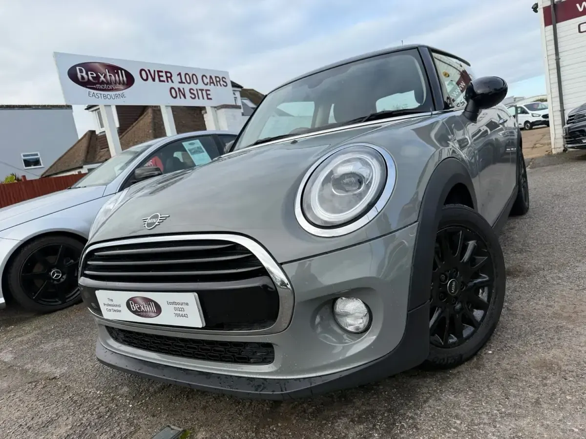 Used Mini Cooper Hatch 134 HP (98 kW) 2018 Grey Hatchback