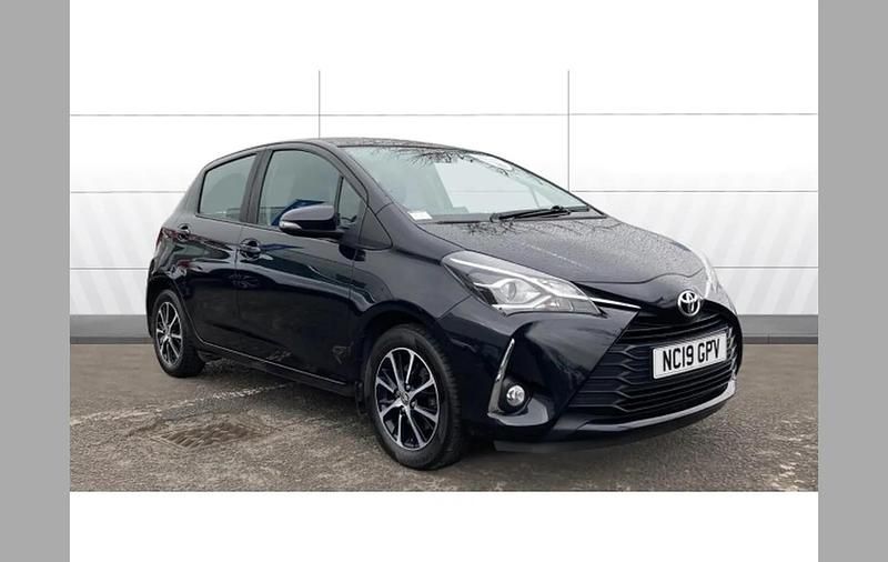 Used Toyota Yaris 111 HP (81 kW) 2019 Black Hatchback