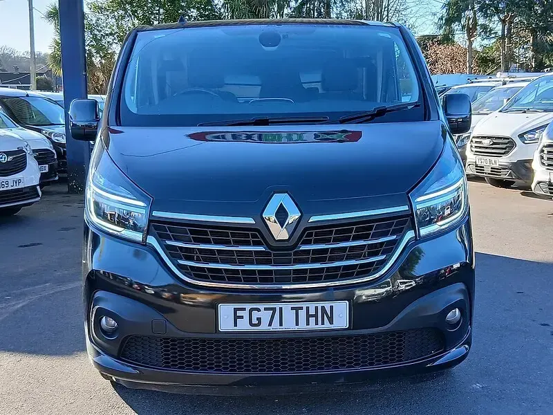 Used Renault Trafic 2021 Black MPV