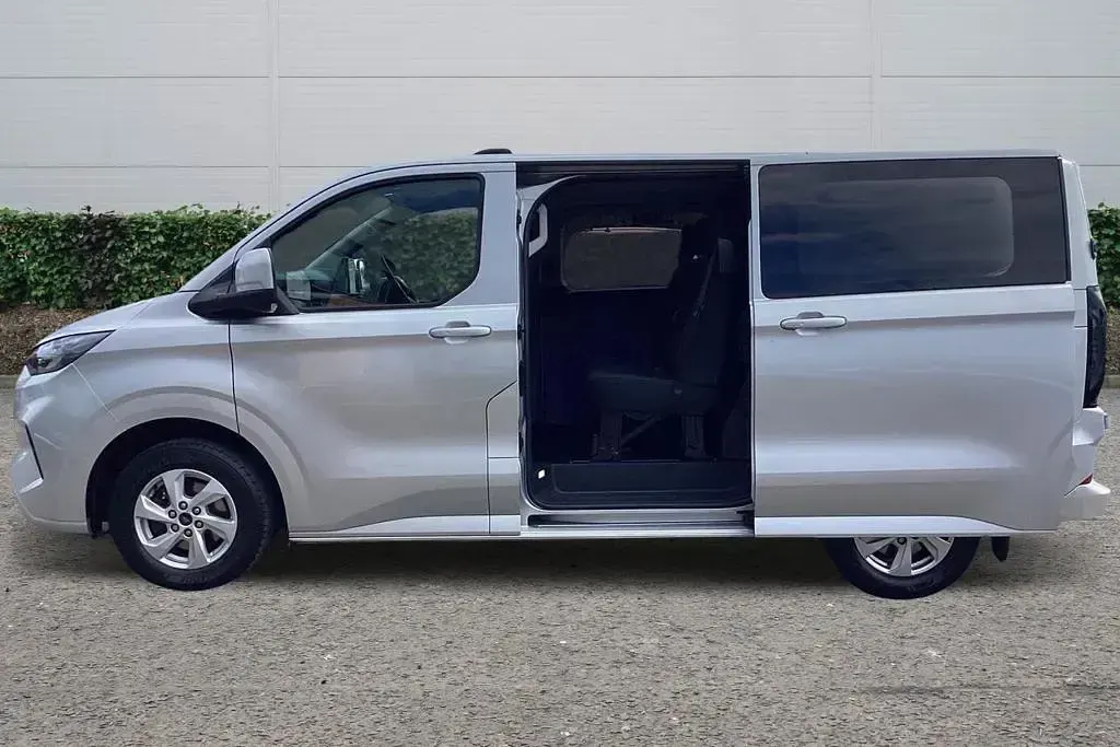 Used Ford Transit Custom Limited 136 HP (100 kW) 2025 Silver Van