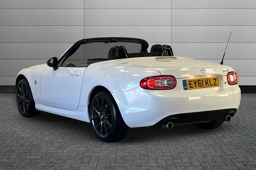 Used Mazda MX5 Inclusive 160 HP (117 kW) 2012 Multicolour Cabriolet