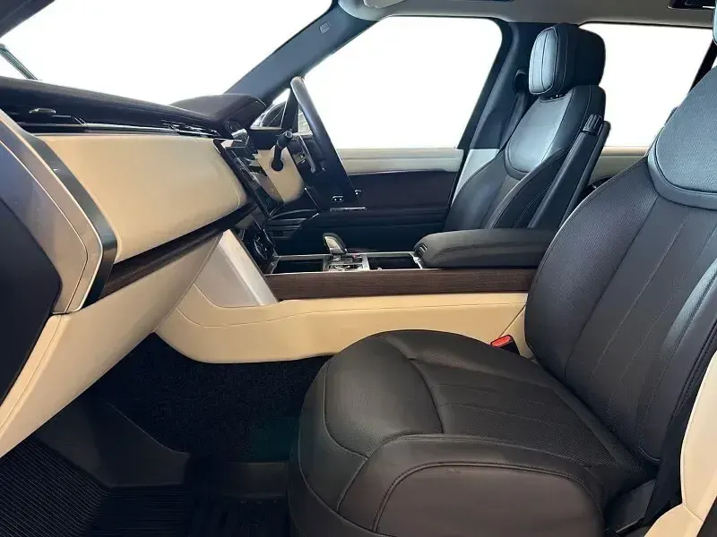 Używany Land Rover Range Rover SE 300 KM (220 kW) 2023 Szary SUV