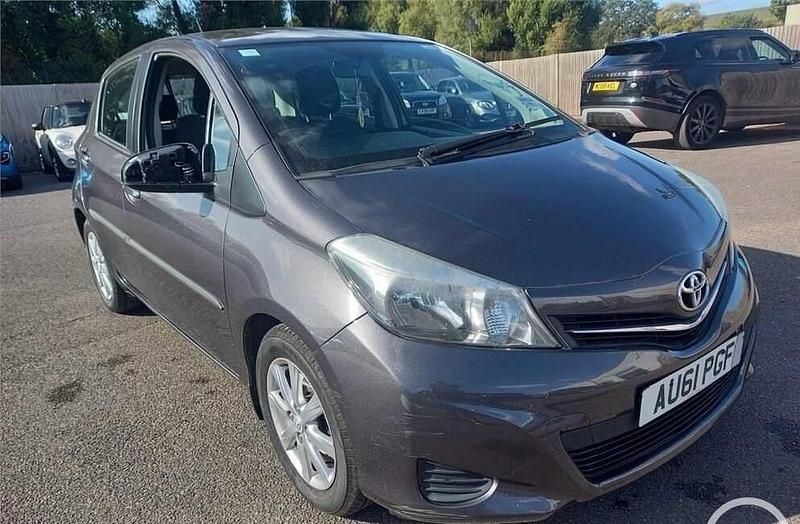 Grey Used 2011 Toyota Yaris Multidrive S Hatchback | £5,995 (Expensive) - Image 1/4