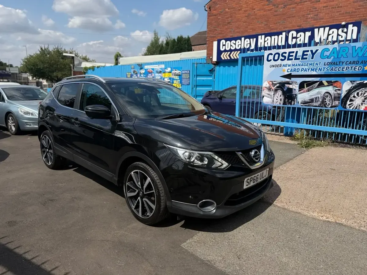 Used Nissan Qashqai Tekna 2016 Black SUV
