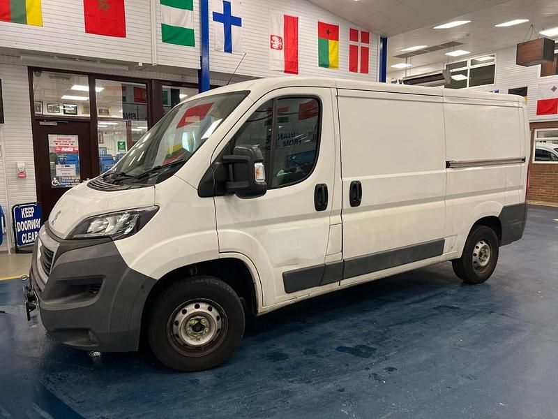 Used Peugeot Boxer 130 HP (95 kW) 2016 White Van