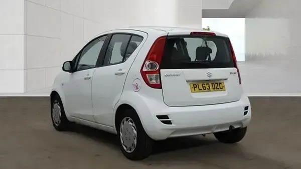 Used Suzuki Splash 68 HP (50 kW) 2014 White Hatchback