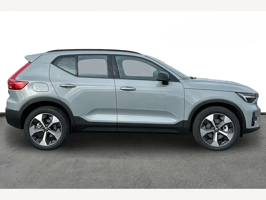 New Volvo XC40 Plus 161 HP (118 kW) 2026 Grey SUV