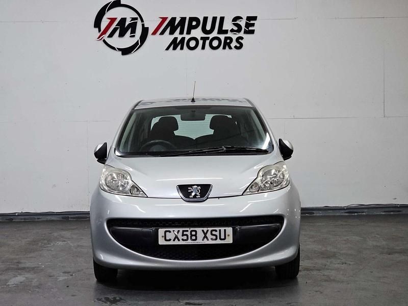 Used Peugeot 107 68 HP (50 kW) 2008 Silver Hatchback
