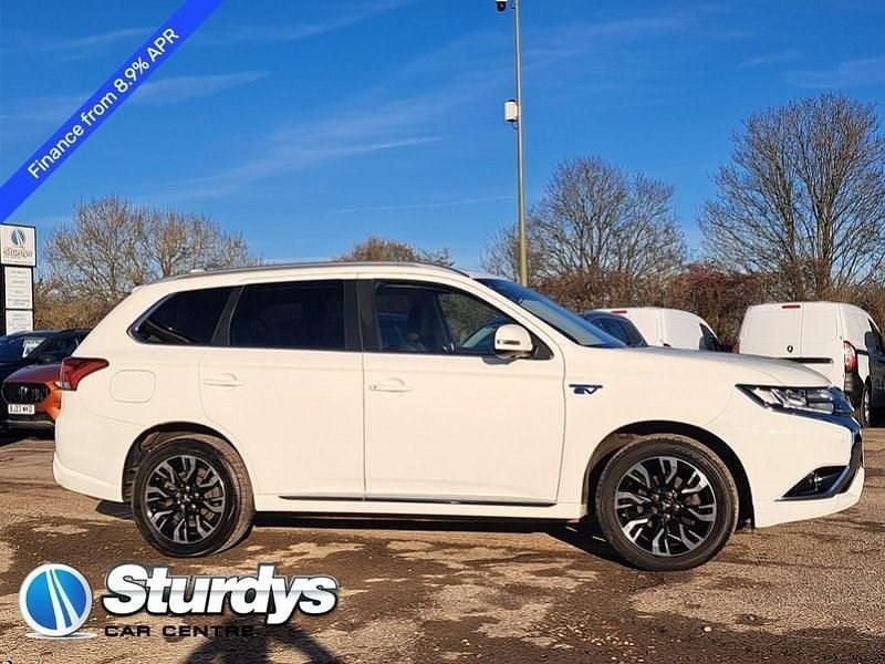 White Used 2018 Mitsubishi Outlander P-HEV Estate | £12,590 (Fair price) - Image 1/4