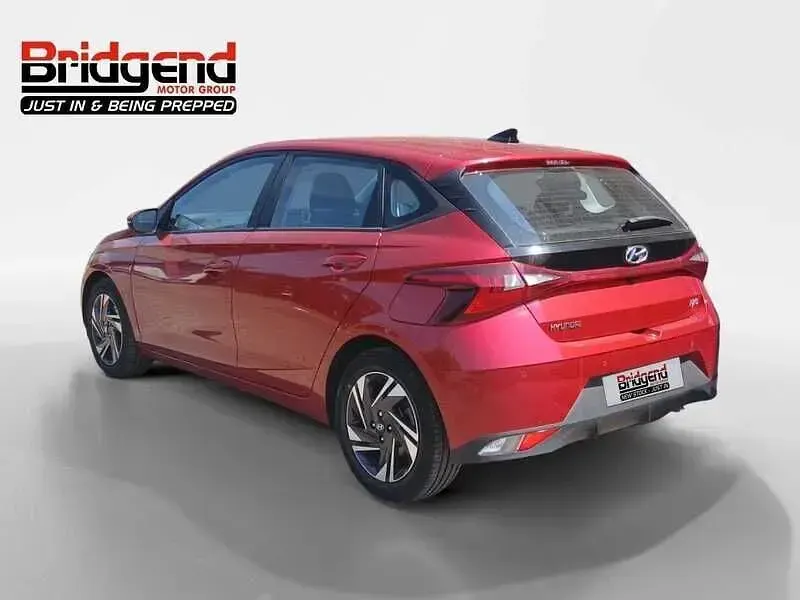 Used Hyundai i20 100 HP (73 kW) 2021 Red Hatchback