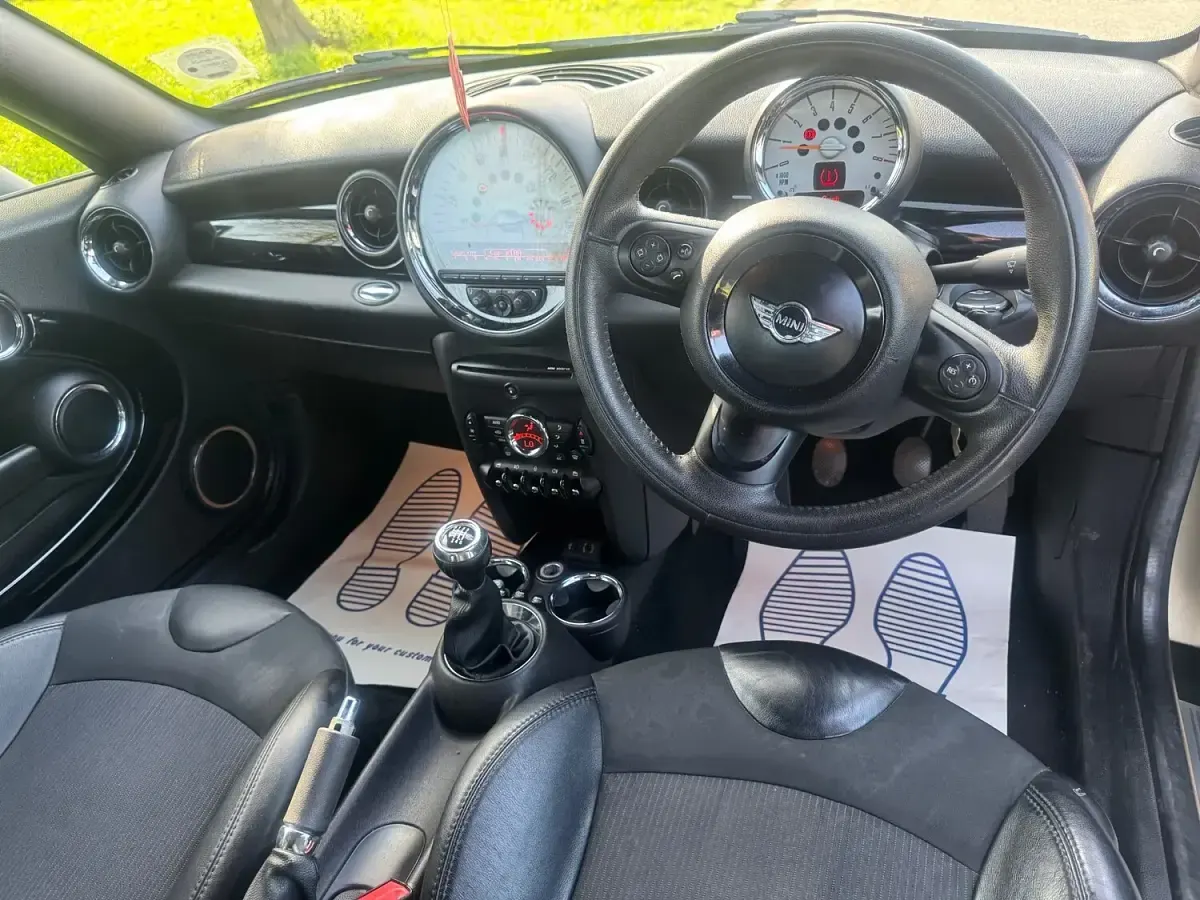 Used Mini Cooper Coupé 2013 White Coupe