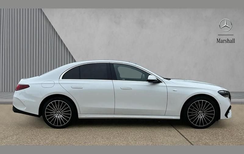 Used Mercedes E300 AMG Line Premium Plus 313 HP (230 kW) 2025 White Sedan
