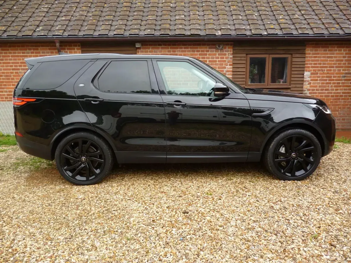 Used Land Rover Discovery 5 HSE Luxury 2019 Black SUV