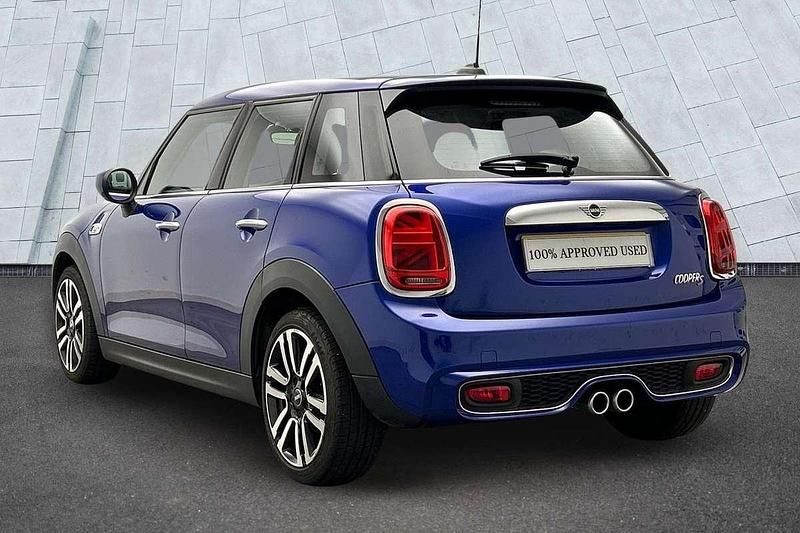 Used Mini Cooper S Exclusive 189 HP (139 kW) 2019 Blue Hatchback