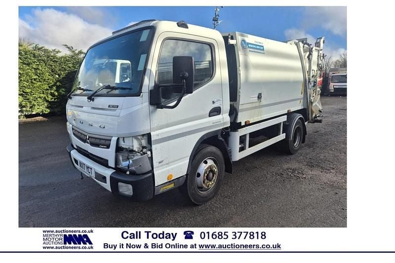 Used Mitsubishi Canter 150 HP (110 kW) 2017 White