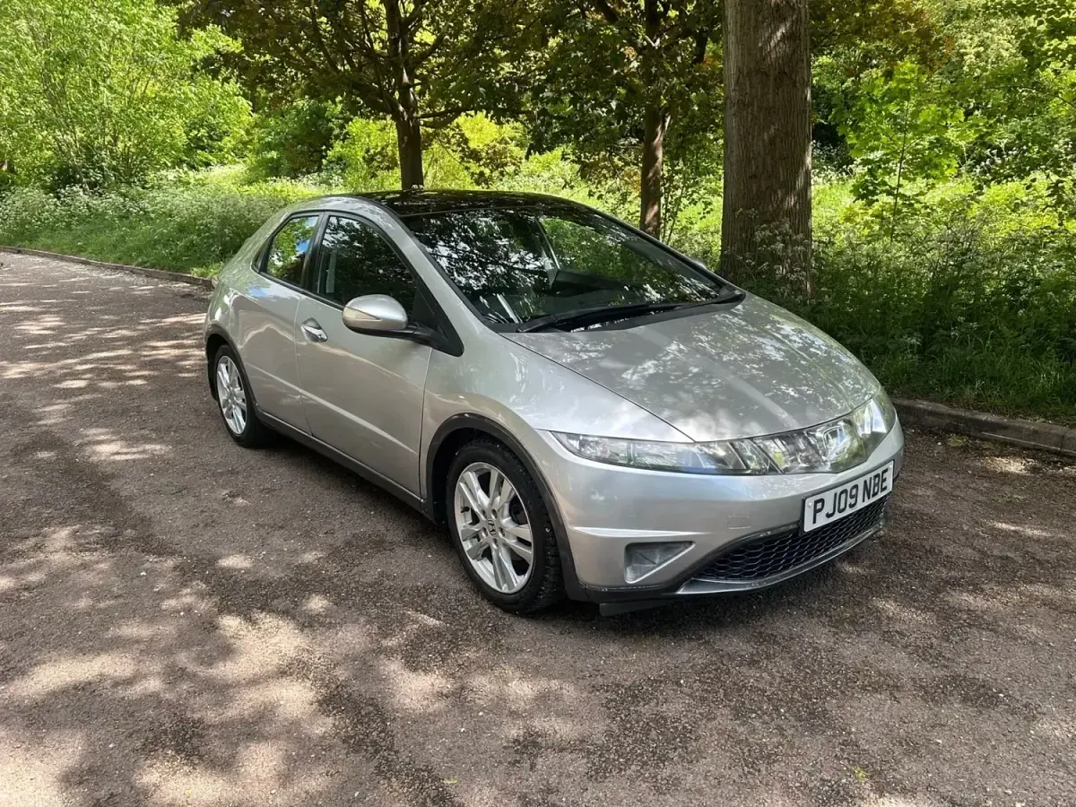Used Honda Civic ES 140 HP (102 kW) 2009 Silver Hatchback