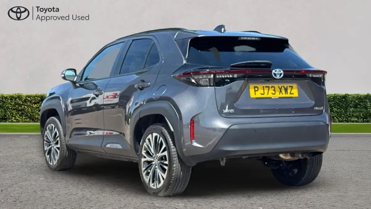 Used Toyota Yaris Cross 116 HP (85 kW) 2023 Decuma grey SUV