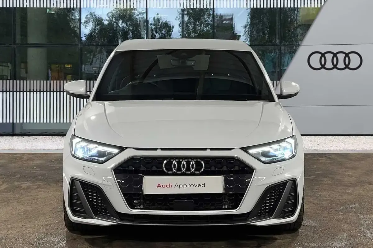 Używany Audi A1 S-Line 116 KM (85 kW) 2025 Biały SUV