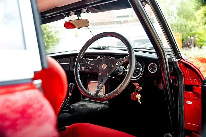 Used MG B 130 HP (95 kW) 1971 Red